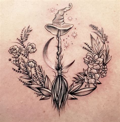 tatuaje silueta bruja|Las mejores 91 ideas de Tatuajes brujas 